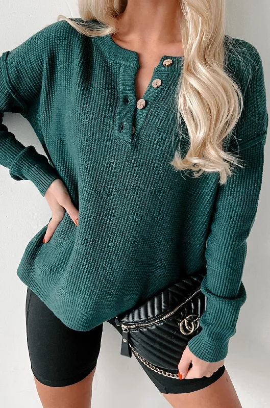 boyfriend style women cardigan for a relaxed fitJoni Henley Sweater (Hunter)