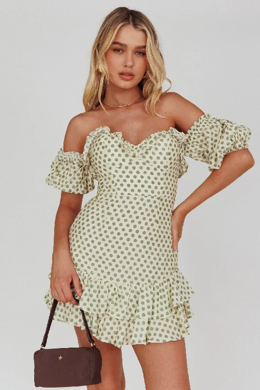 Halter Neck Women Dress to Show Off the Shoulders and NecklineHomecoming Queen Sweetheart Neckline Puff Sleeve Dress Polka Dot Green