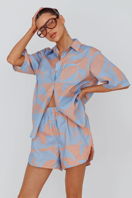 Sheath Women Dress with a Tailored Fit for a Professional LookOn Vacay Button-Up Shirt Print Blue