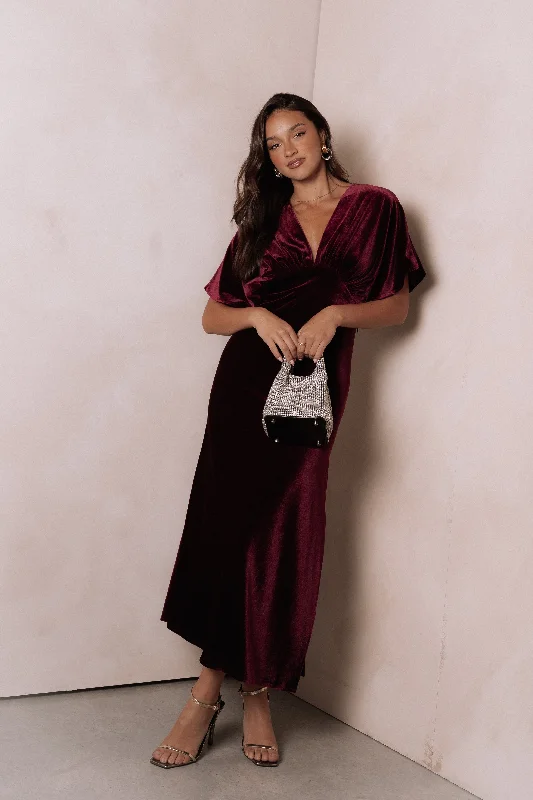 Shift Women Dress with a Simple and Classic Design for Everyday WearRicki Velvet Maxi Dress - Wine