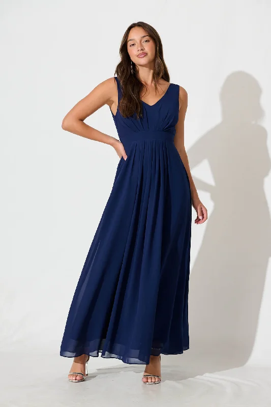 Long - Sleeve Women Dress in Velvet for a Luxurious Winter LookWonderful Maxi Dress Navy