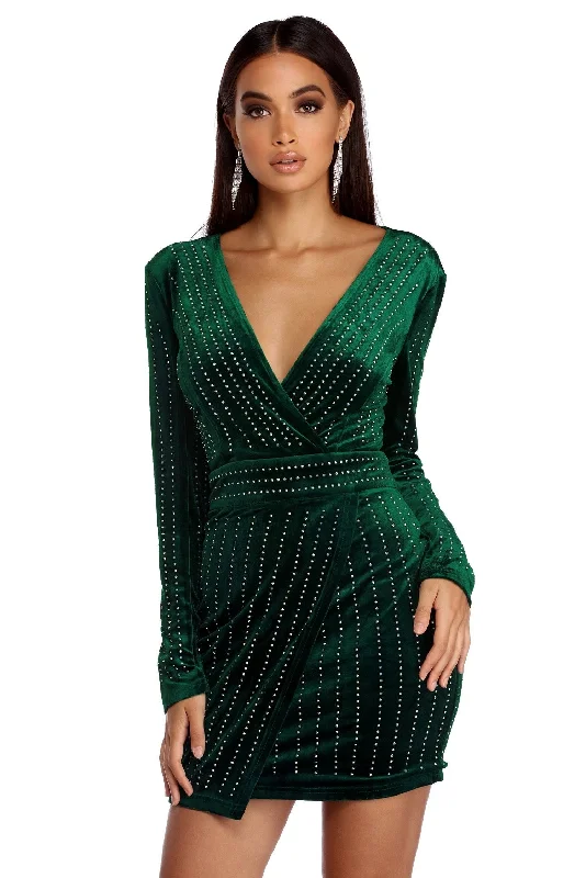 Long - Sleeve Women Dress in Velvet for a Luxurious Winter LookCassie Velvet Wrap Dress