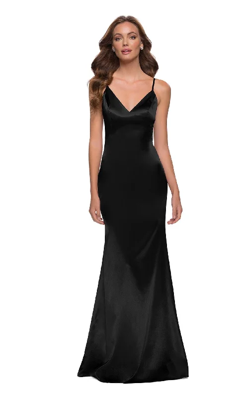 Lace - Embellished Women Dress for an Elegant and Sophisticated AppearanceLa Femme 29960 Dress