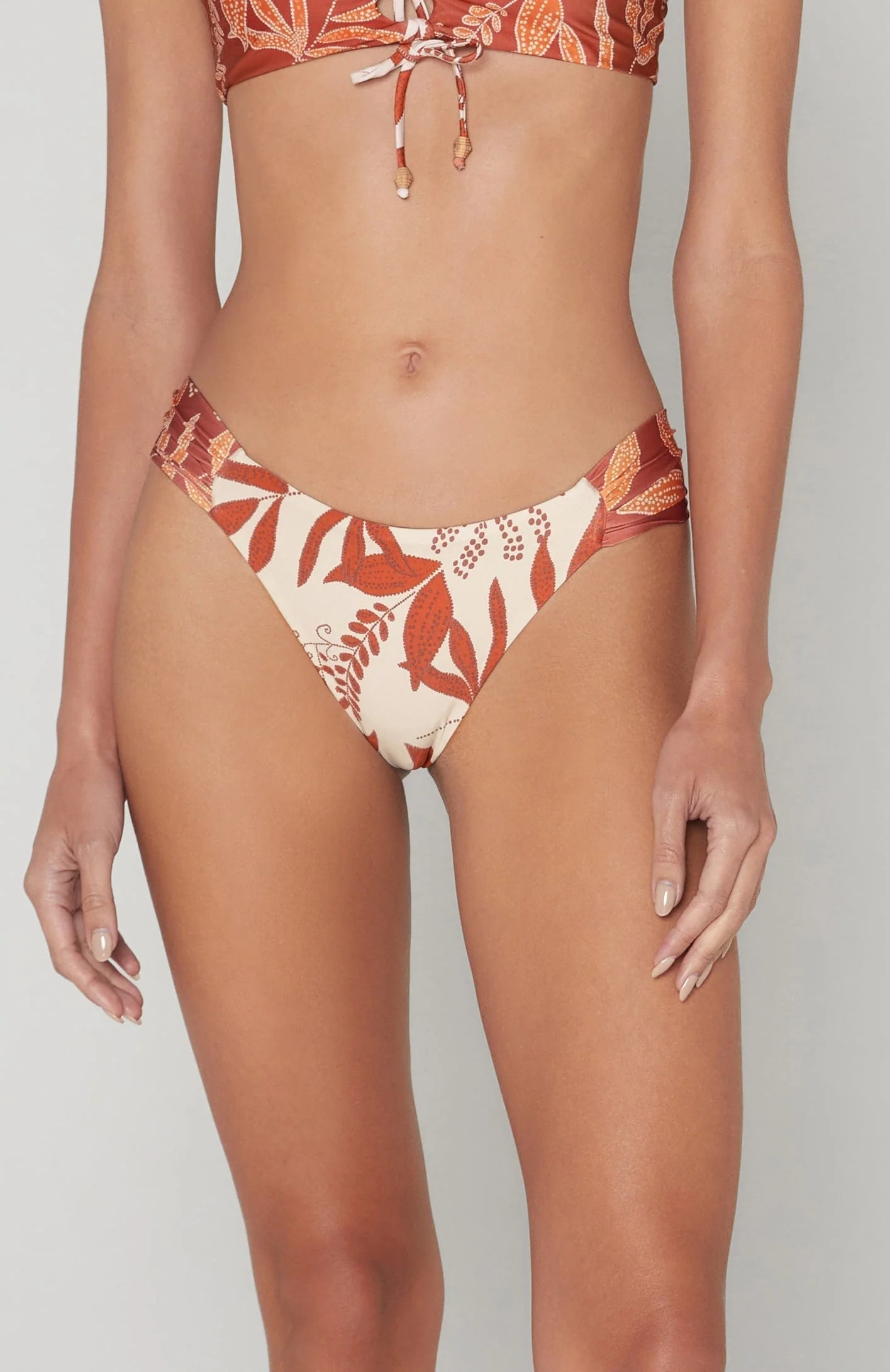 Tie - side bikini bottoms for an adjustable and stylish fitBOTTOM VICHY BATIK